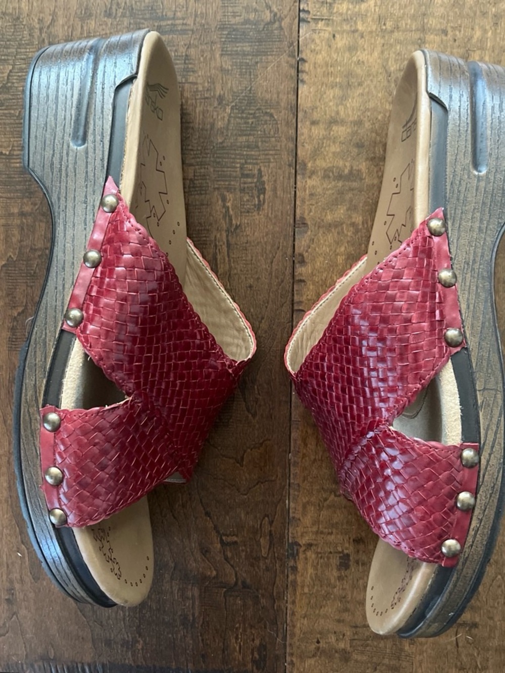 Dansko Mila burgundy red leather platform clog sandals - Picture 2 of 6